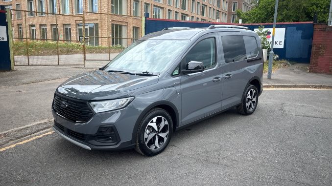 Ford Transit Connect 240 L1 Petrol 1.5 EcoBoost PHEV 150 Active FlexCab Van Auto - Image 23